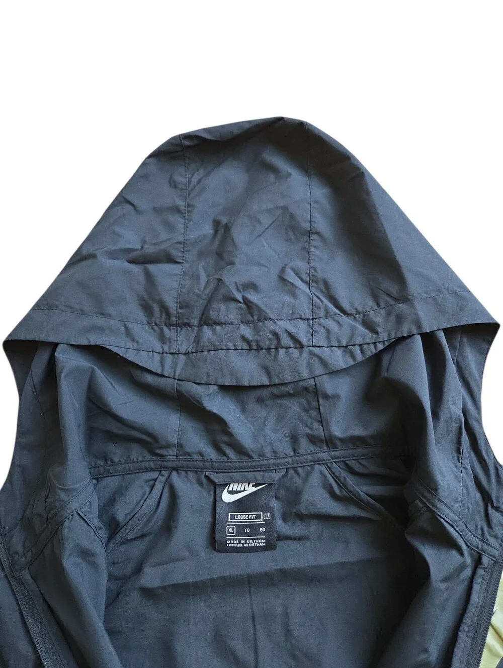 Nike • Windbreaker